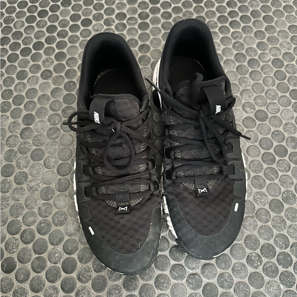 Nike Metcon Free Women’s  Black and White Sneakers
